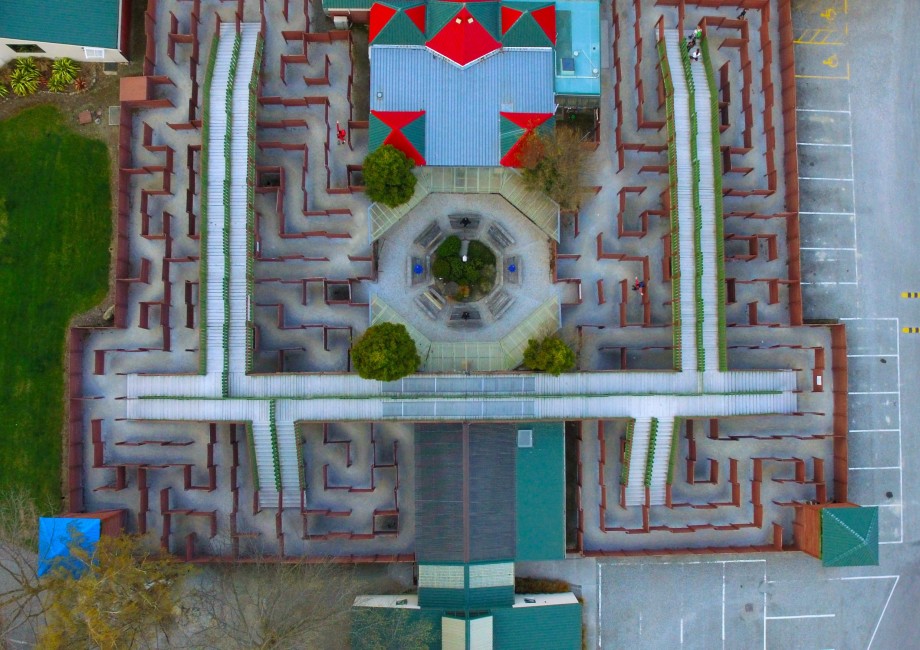 The Great Maze Puzzling World